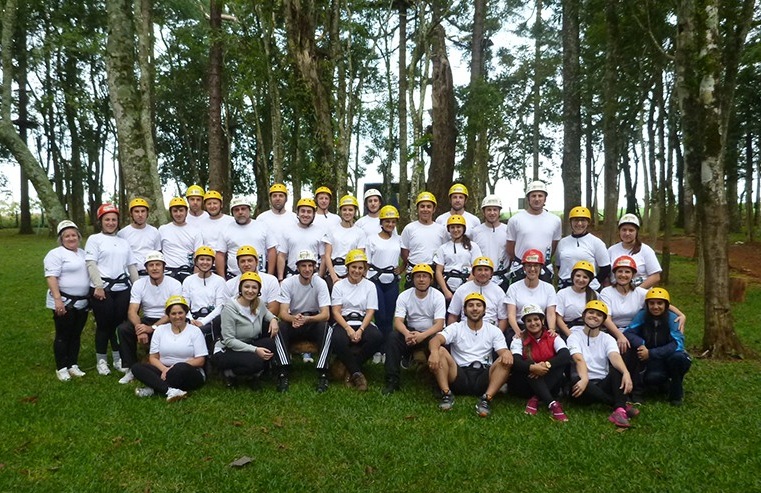 Equipe em treinamento corporativo